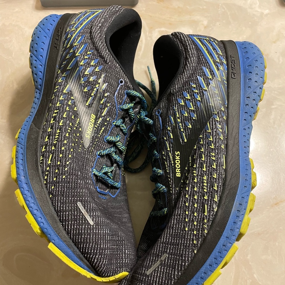 Brooks Ghost Size 12
